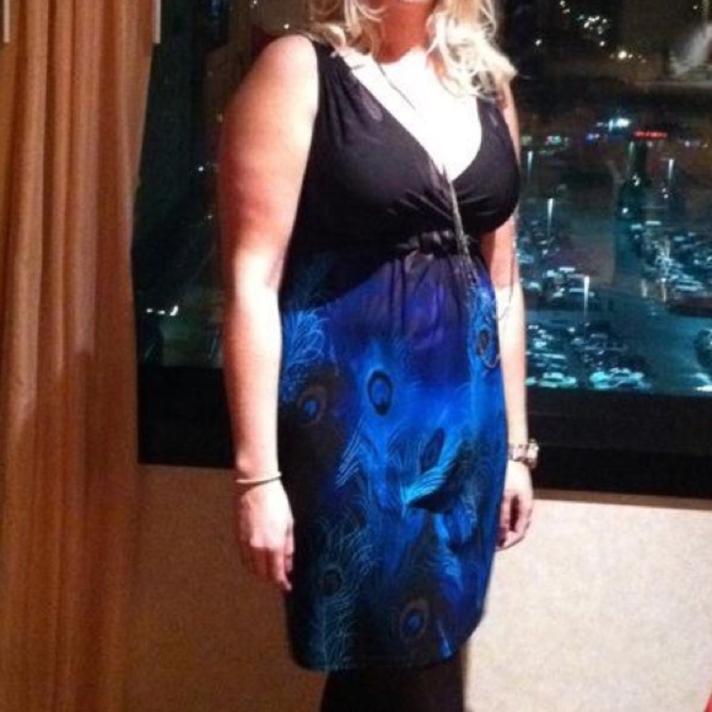 Sleeveless peacock feather print dress